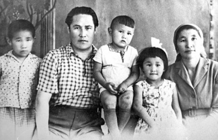 “我没有朋友”哈萨克伟大诗人穆卡哈里·马卡塔耶夫孤独晚年独白