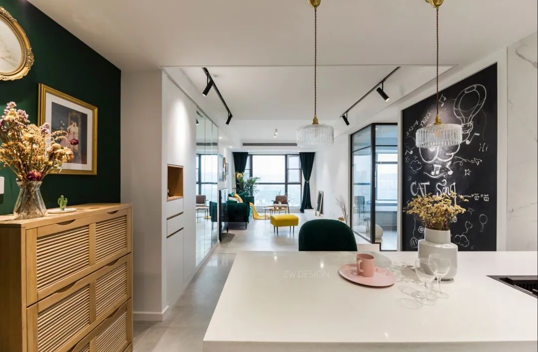 75平小户型客厅装修现代简约风,套内70平现代轻奢风格