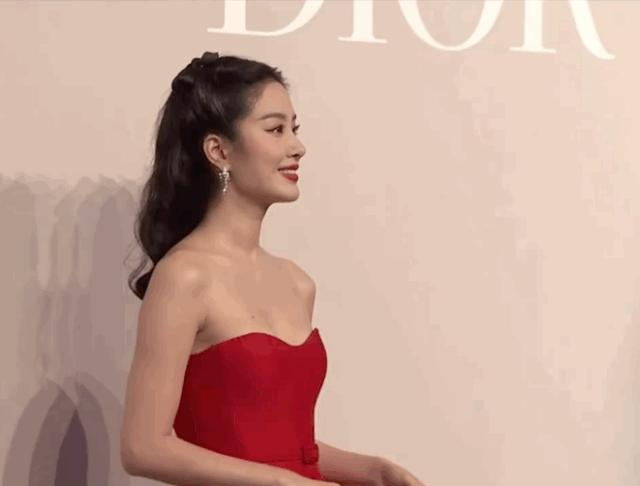 中韩女星撞衫只有林允儿能赢,中韩顶级仙女刘亦菲和孙艺珍撞衫