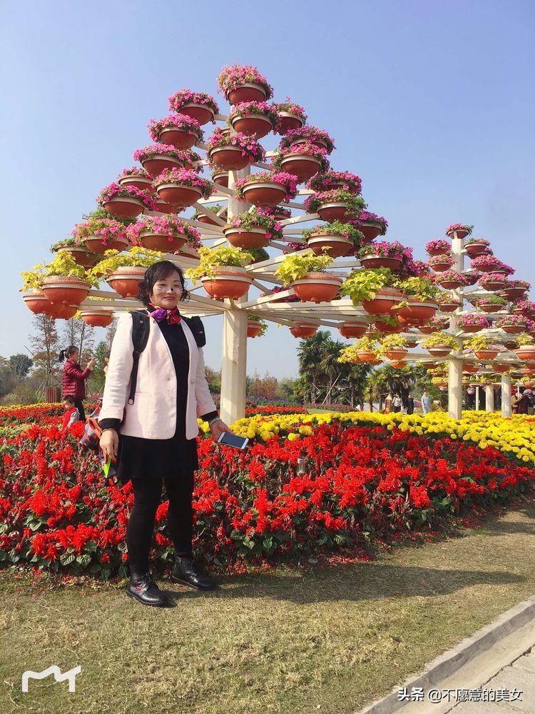 可爱的少妇自拍越来越丰满越来越成熟了