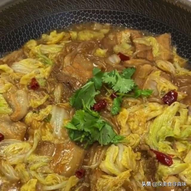 好吃的白菜炖粉条做法,白菜炖粉条白菜提前用水焯吗