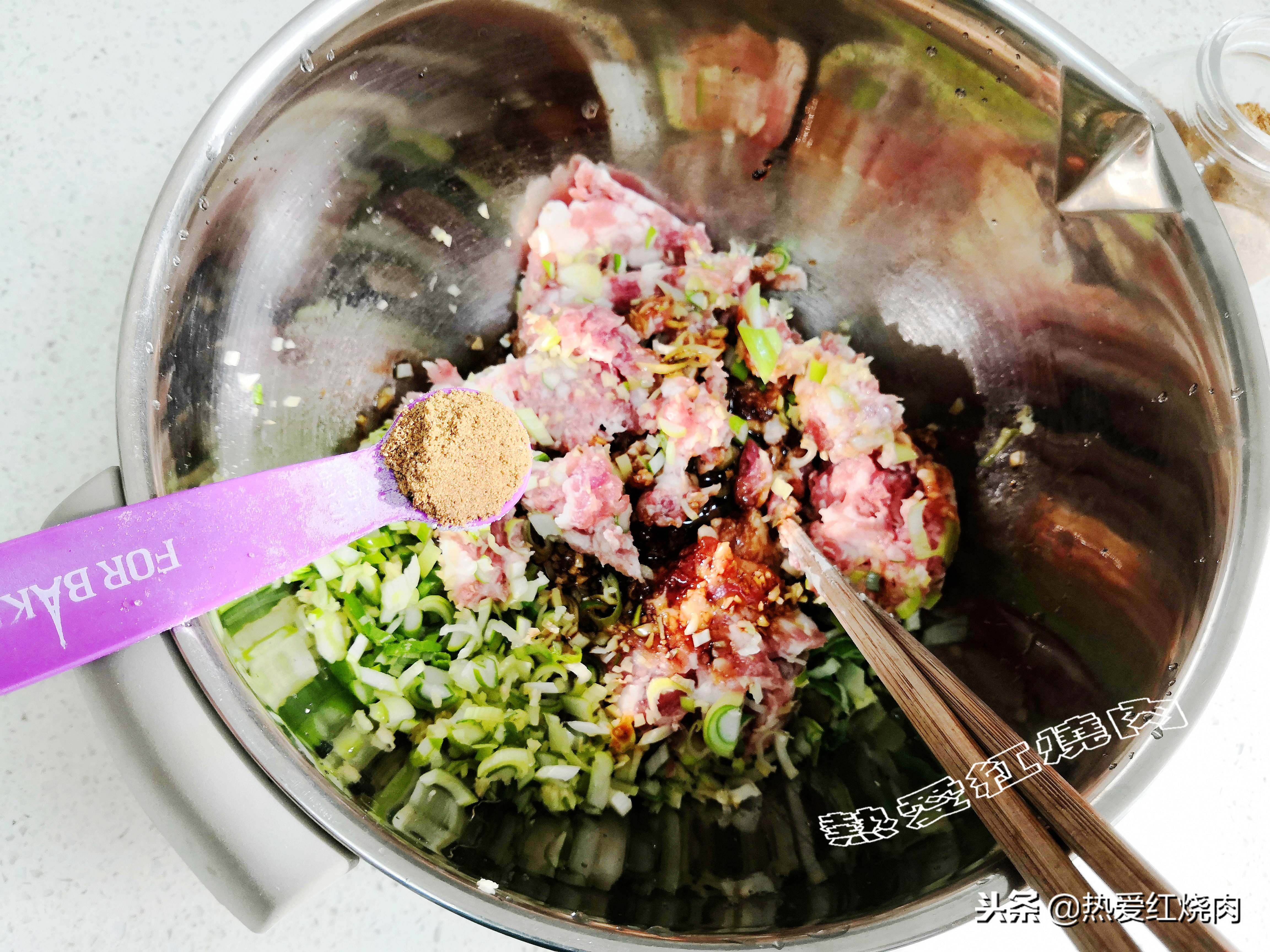 馄饨馅儿怎么做才能最好吃,馄饨店里需要给客人准备什么调料