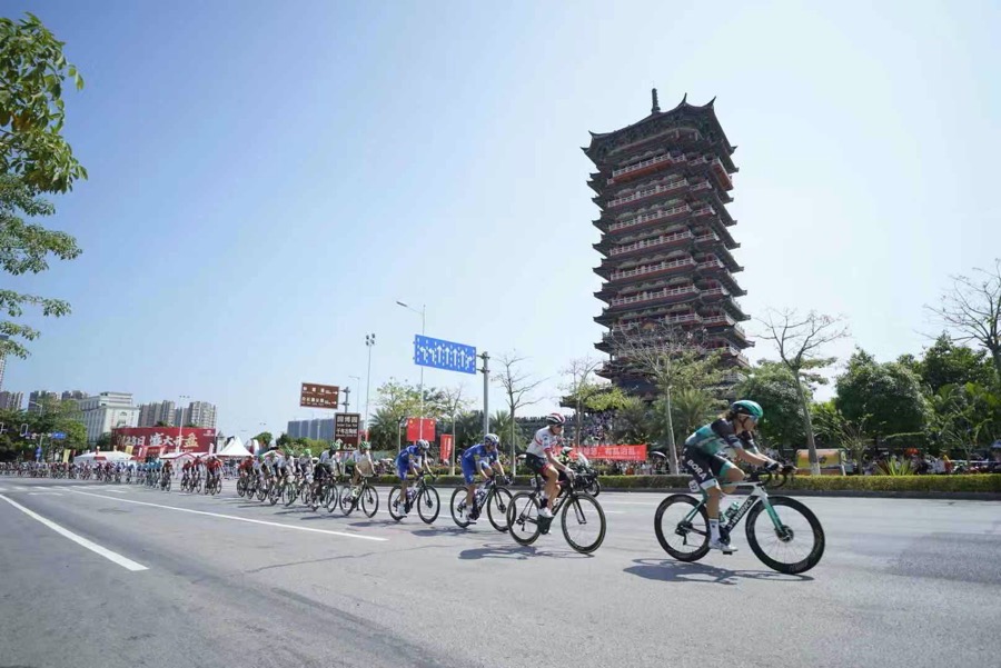 环广西终点冲刺回放,环广西巡回赛完整视频