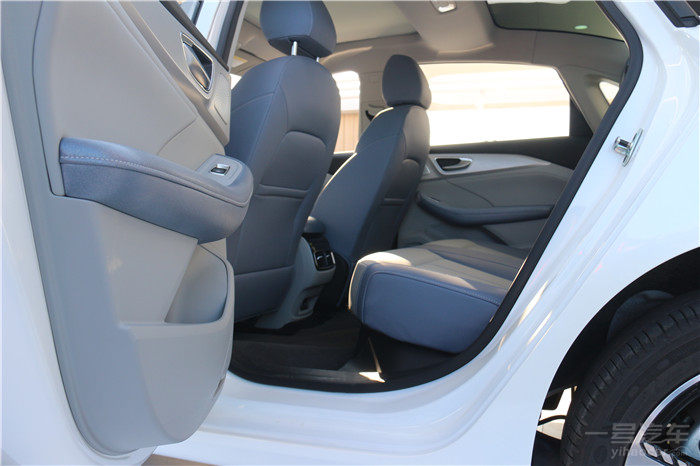 荣威er6新能源汽车,试驾荣威i61.6