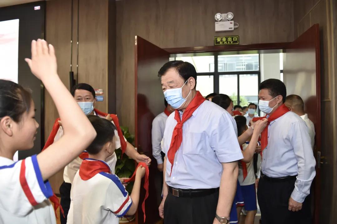 书记省长“六一”前夕看望慰问少年儿童:“祝福孩子们健康快乐、茁壮成长”