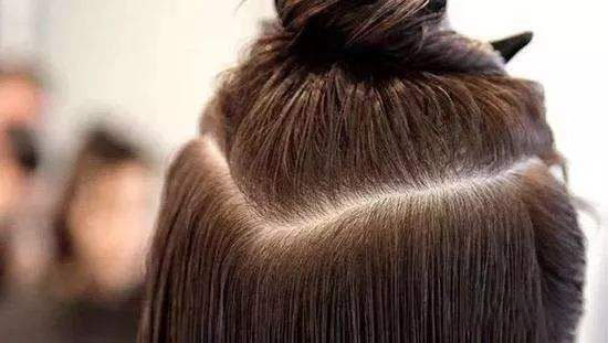 头发只掉不生是哪些原因引起的,头发只掉不长这3种原因不可忽视