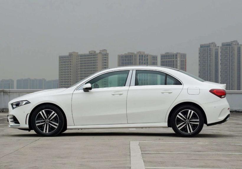 女司机最喜欢的豪车,奔驰a180l十大忠告