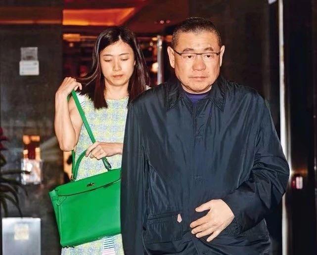 甘比和吕丽君性格,甘比吕丽君谁漂亮