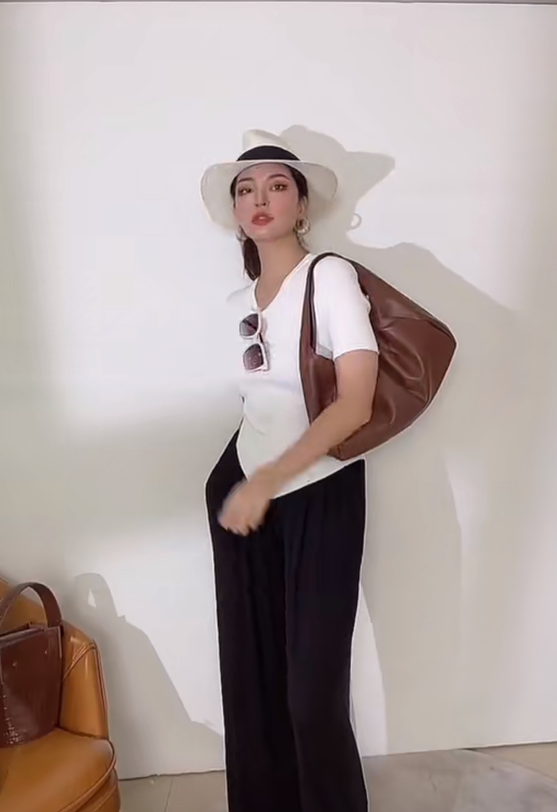 别再穿黑色宽松T恤，“巨显胖”，教你显瘦小技巧，显瘦10斤不止