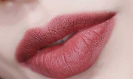 豆沙色奶茶色雾面哑光口红推荐,口红蜜桃豆沙色与枫叶樱桃哪个好