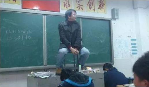 监考老师能做什么打发时间,老师监考打发时间的100种方法