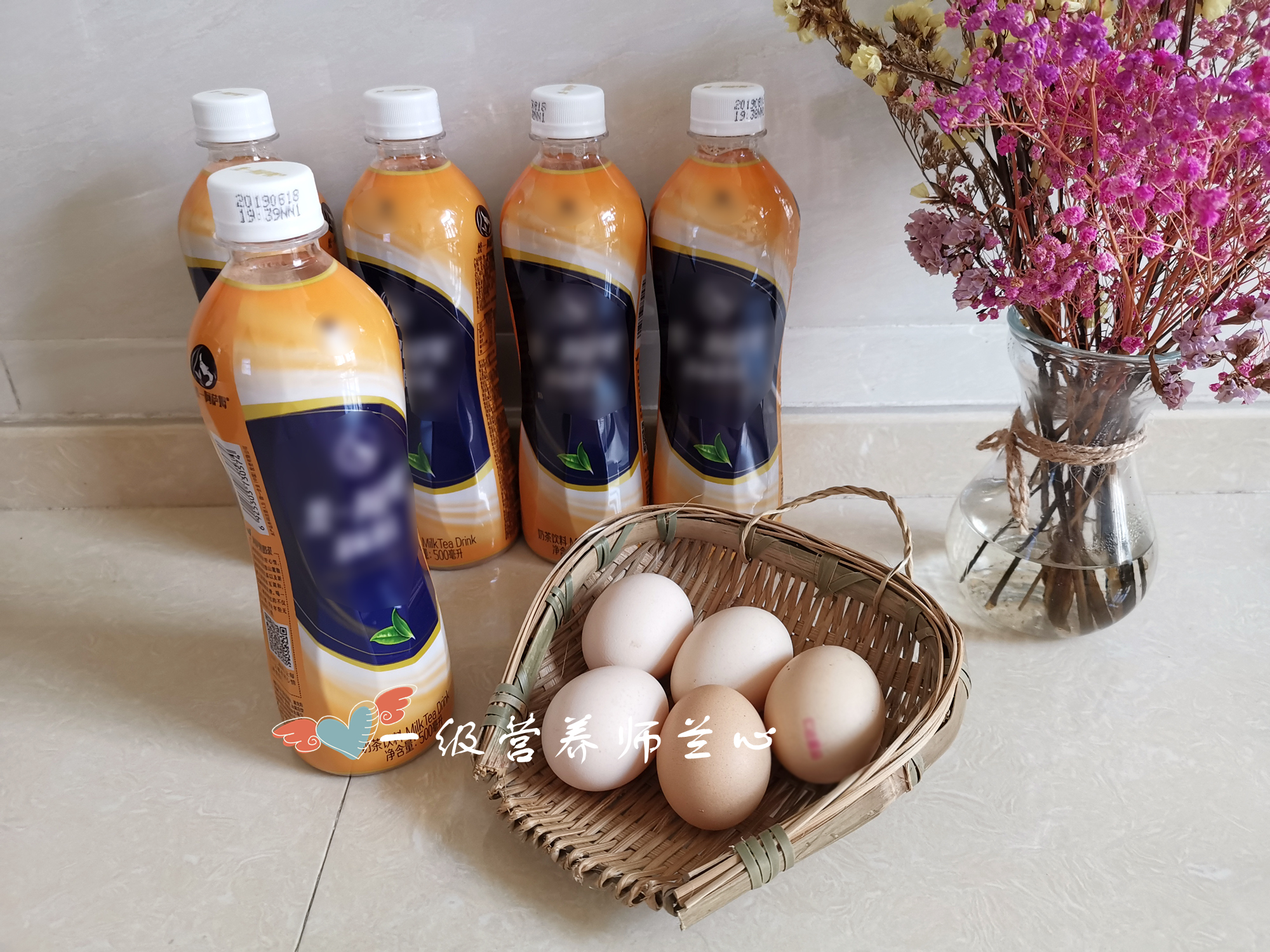 家人不喜欢喝牛奶，我加了个鸡蛋和白凉粉，老公孩子都抢着吃