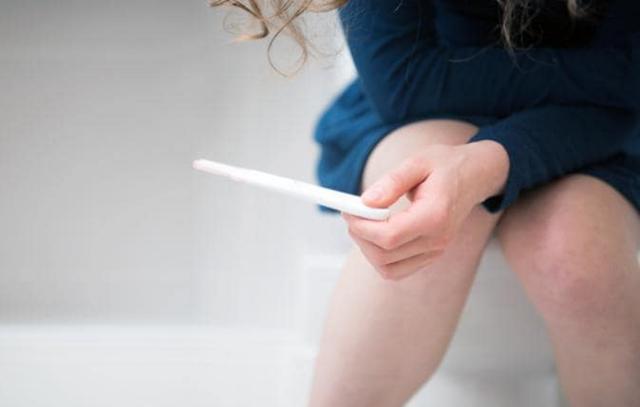 晨尿浑浊有白色沉淀物是怀孕了吗,每次尿尿都会有浓痰一样的分泌物