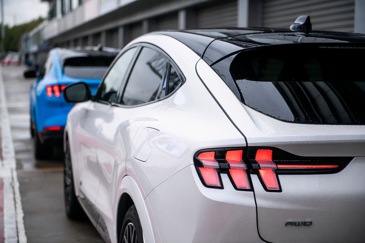 福特电动车mustangmach-e,野马mustangmach-egt