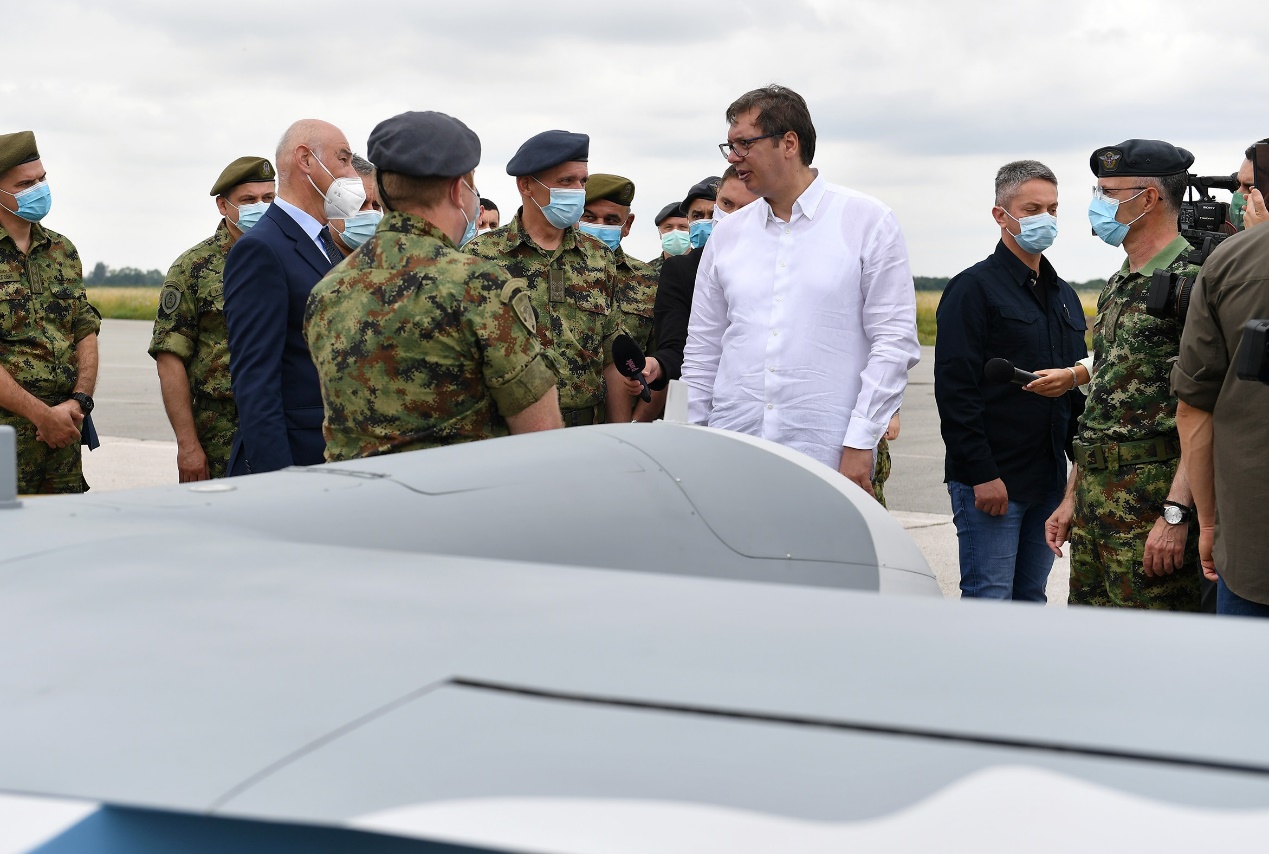 中国无人机打开欧洲市场，均价100万美元，塞尔维亚爱不释手