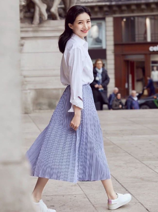 把白衬衫穿得好看的女人,好看的女性白衬衫