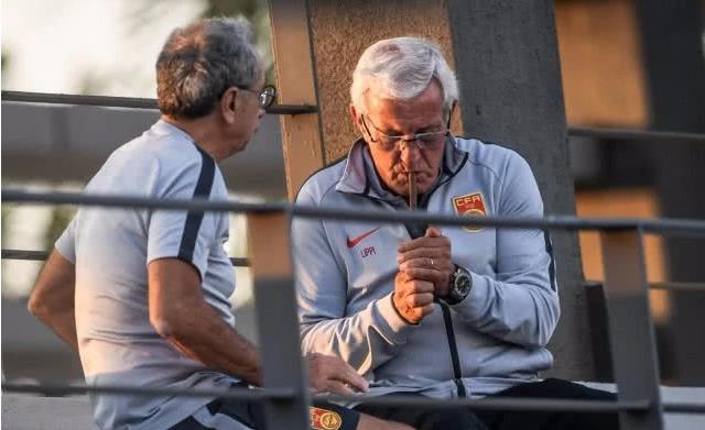 里皮亚冠抽雪茄,里皮抽雪茄尤文图斯