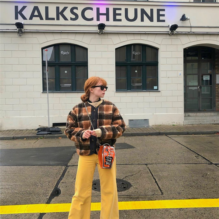 短款皮草好看又保暖,羊羔绒短款皮草