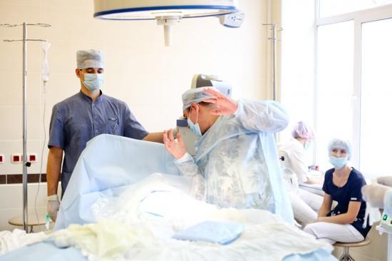 孕妈肚皮厚是不是不显怀,为什么有的孕妇肚皮又厚又硬