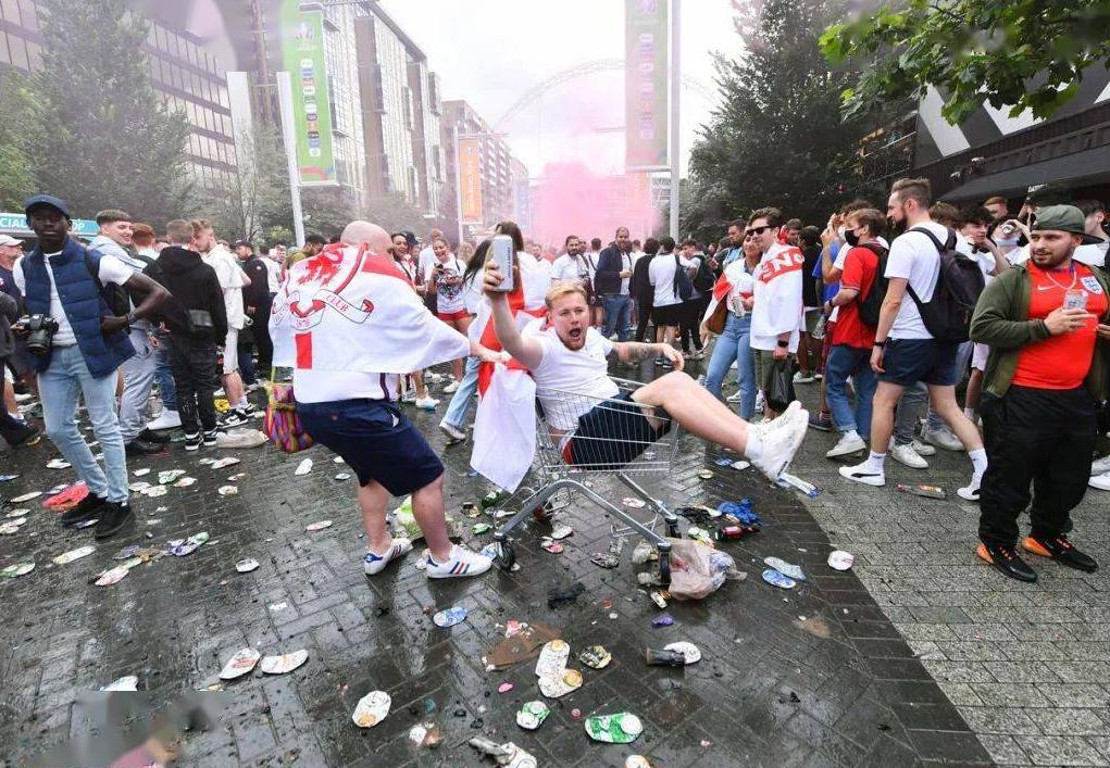 扎哈罗娃霸气回怼bbc,扎哈罗娃bbc