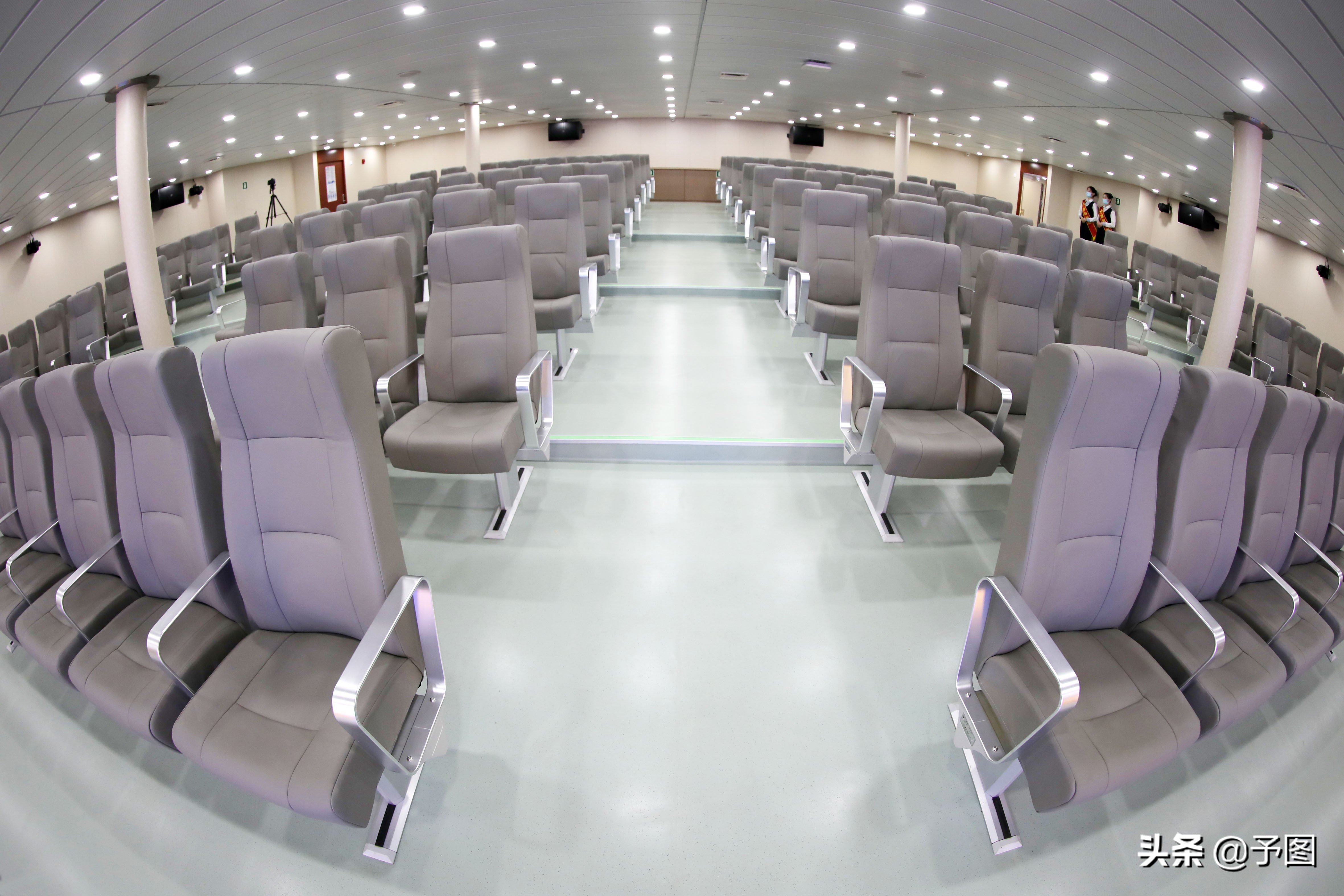 造价上亿的豪华游轮,114万吨豪华邮轮