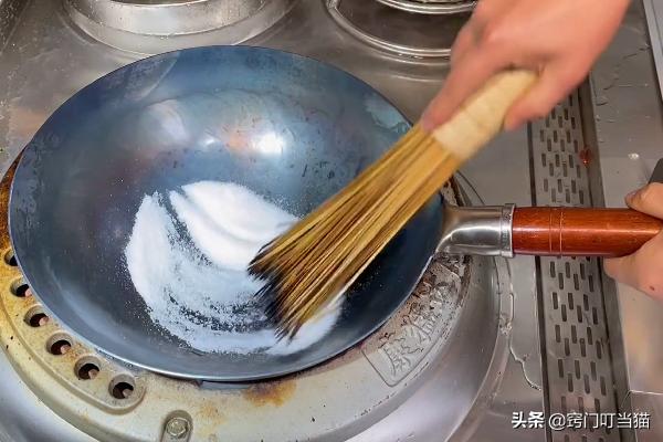 生铁锅开锅的正确方法不粘锅,铁锅不粘锅二次开锅正确方法