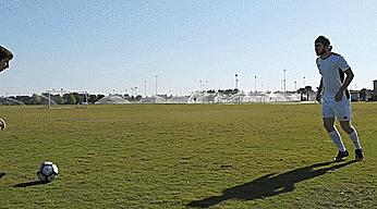 巴西足球十大过人高手,巴西球星莱昂纳多过人