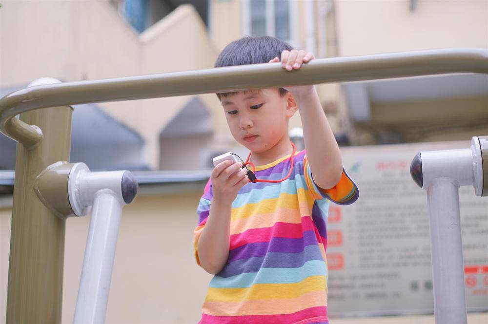 小爱同学不用插卡也能用,儿童智能电话不插卡能用吗