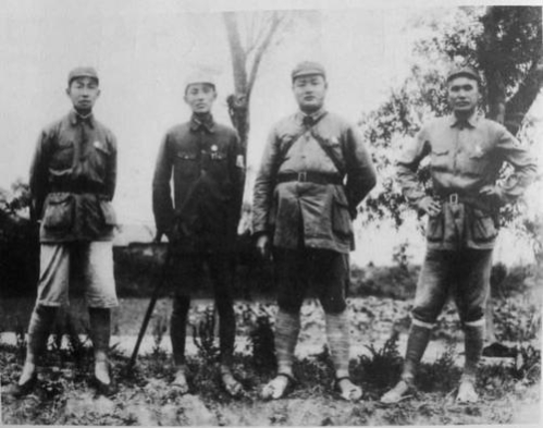 新四军中的上将有几人,新四军有几个副司令员