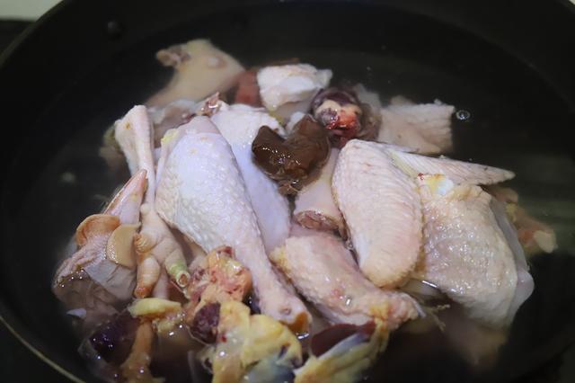 猴头菇鸡汤什么味道,猴头菇鲜鸡汤