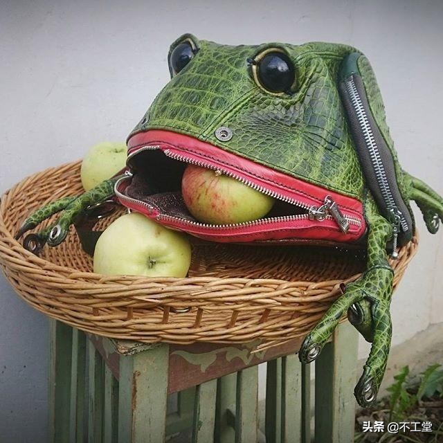 吸引异性表情包,吸引人的眼球包包