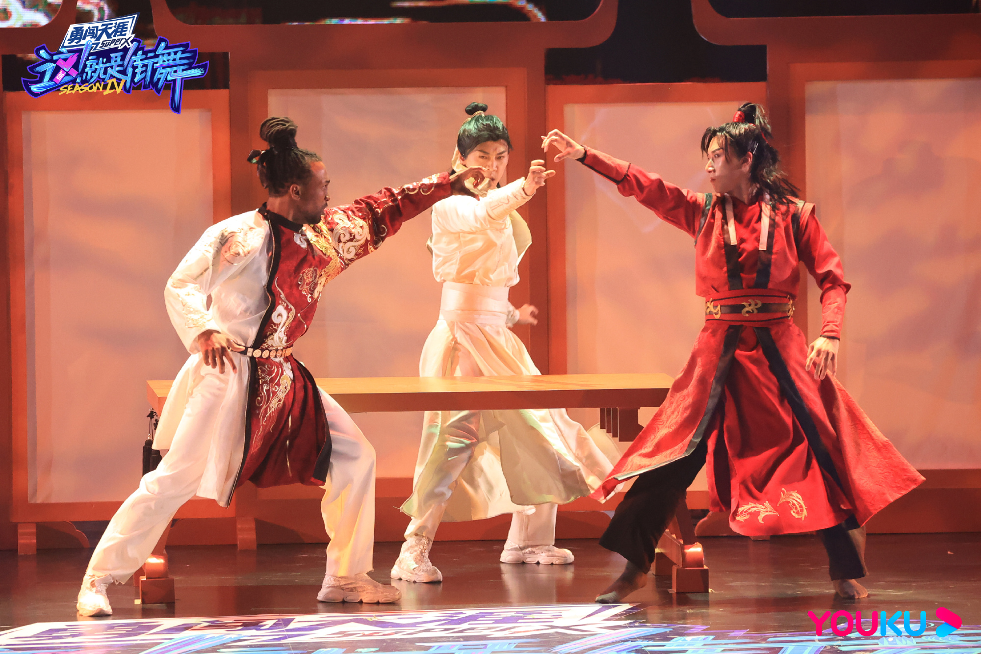 这街4：相比于卡卡，布布的作品无论是服装还是编舞都没有竞争力