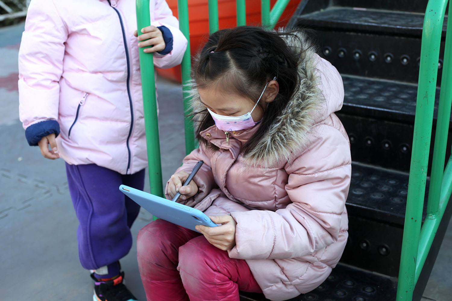 讯飞学习机q10安装第三方软件,讯飞q10和c10学习机区别