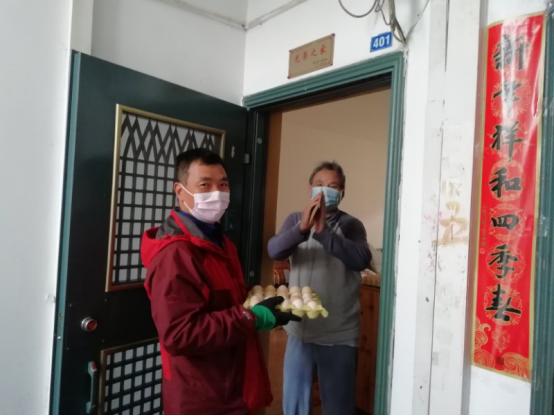 青春无问西东岁月自成芳华翻译,青春无问西东奋斗自成芳华图片