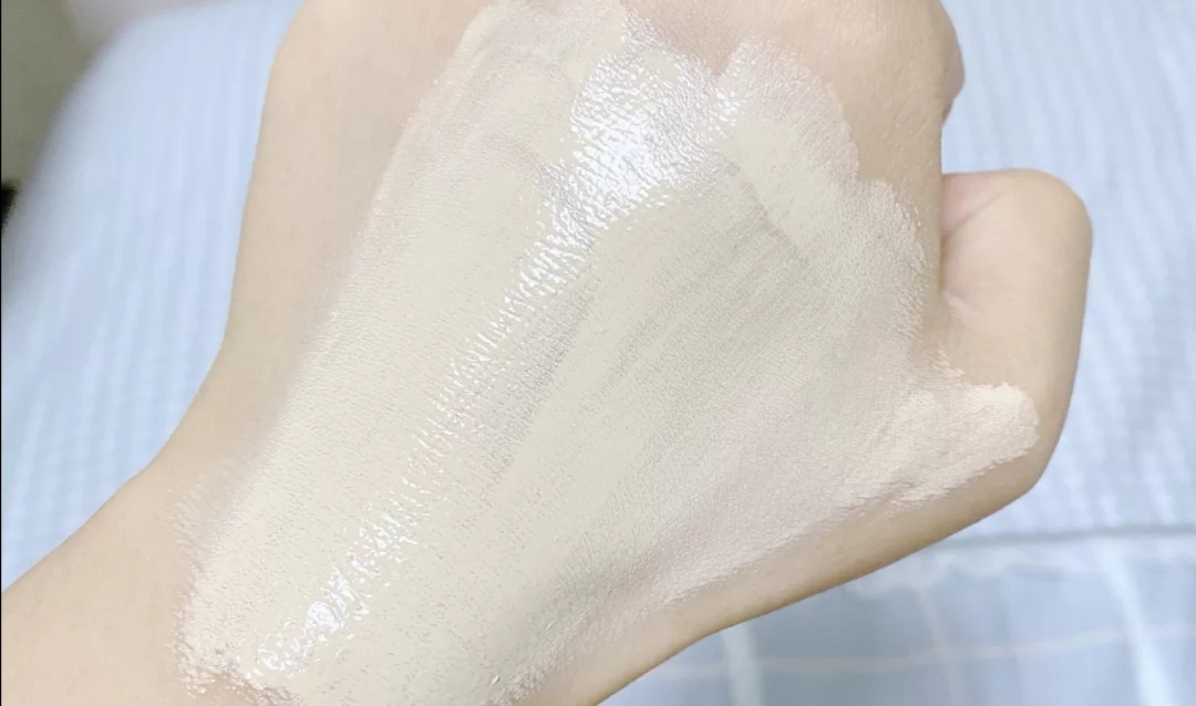 明明涂了粉底但还是黑,不管涂什么粉底液脸都暗黄