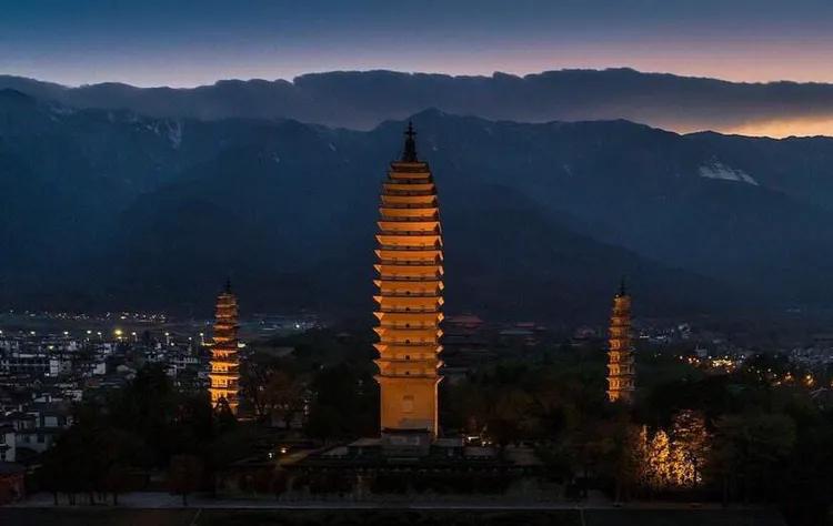 大理三塔多少年历史,大理三塔皇家寺院
