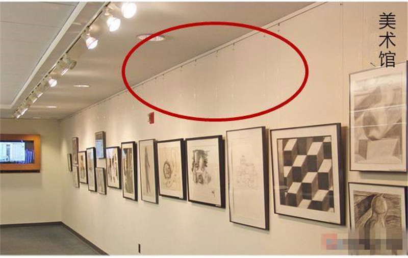 墙面挂画打孔定位技巧,墙面刚装好现在开裂怎么办