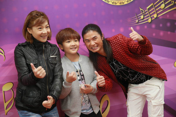 香港著名主持人罕见现身，患肾病每月花20万，换肾手术后病情好转