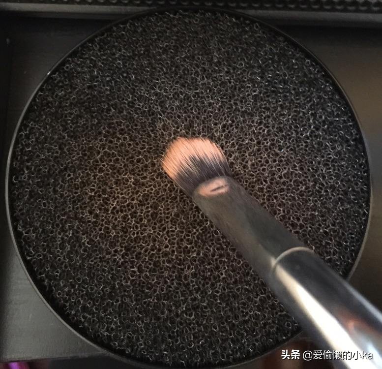 适合新手的眼影平价好用带眼影刷,新手画眼影适合用什么样的眼影刷