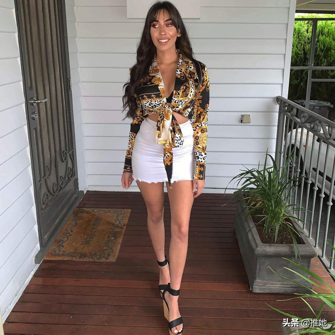 21岁美女,月薪5万的高一辍学生,是一名工地交通协管员