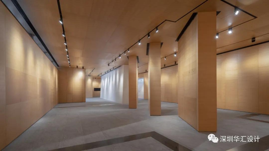 深圳莲花山公园展示中心——糅合自然与陈列的墙/深圳华汇设计