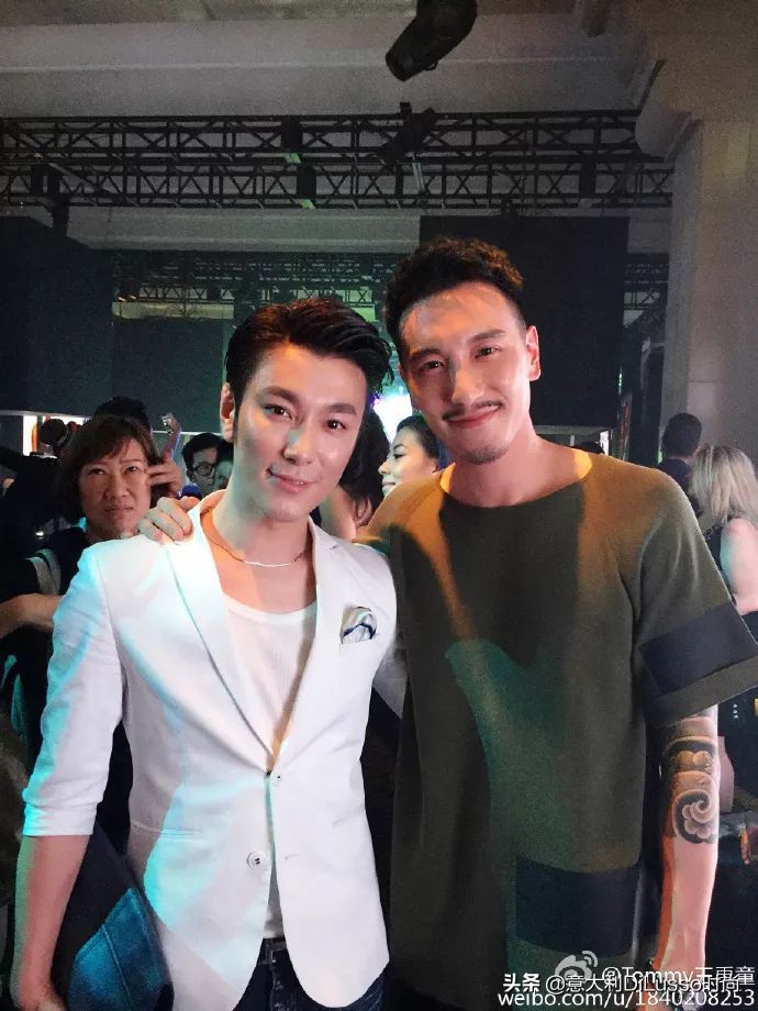 美妆博主给明星化妆,给明星化妆的美妆博主