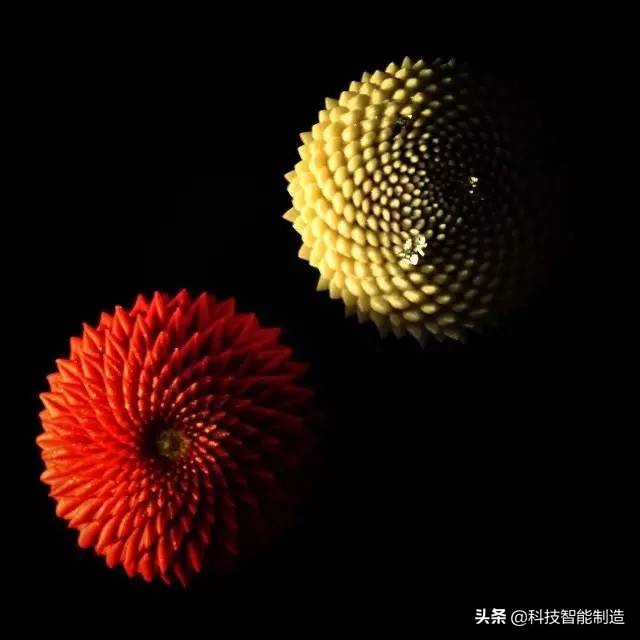 他说自己不是日本匠人，而是和果子艺术家，他做的和果子不忍吃掉