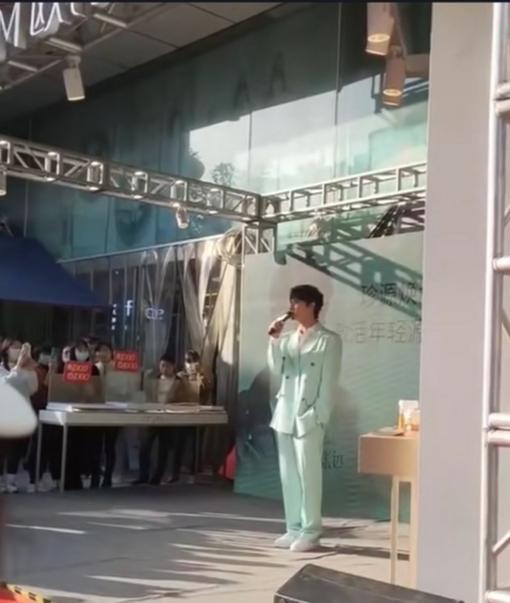 张远恋情澄清,张远微博官宣恋情图文