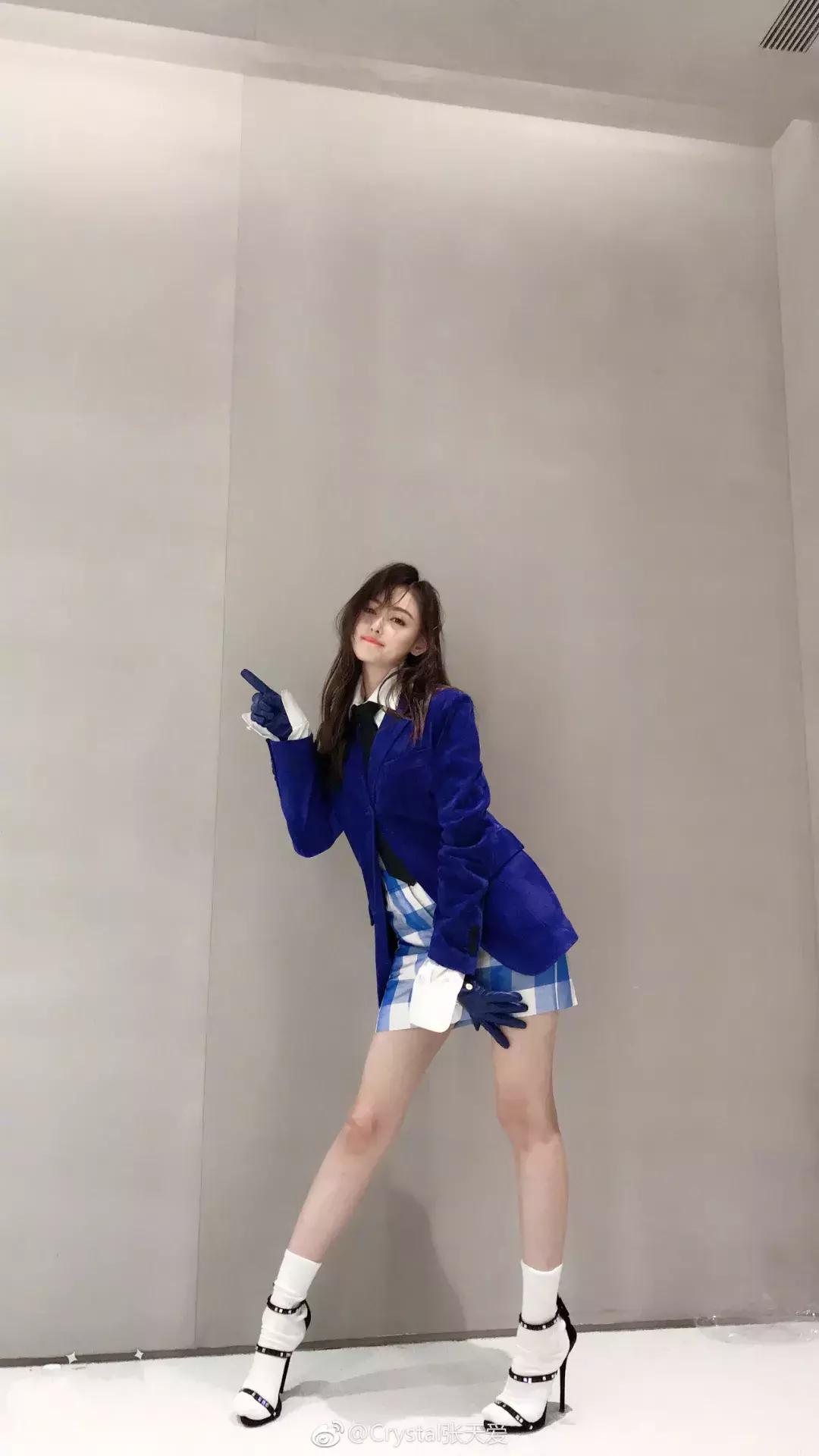 漫画腿很爽很撩人，张天爱下场教学：其实你也hold得住