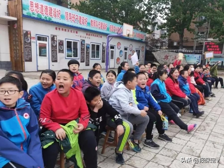 驰骋足球赛场,新市场小学春季足球联赛