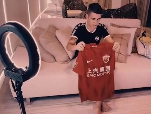 阿根廷为梅西封存10号球衣,奥斯卡足球故事