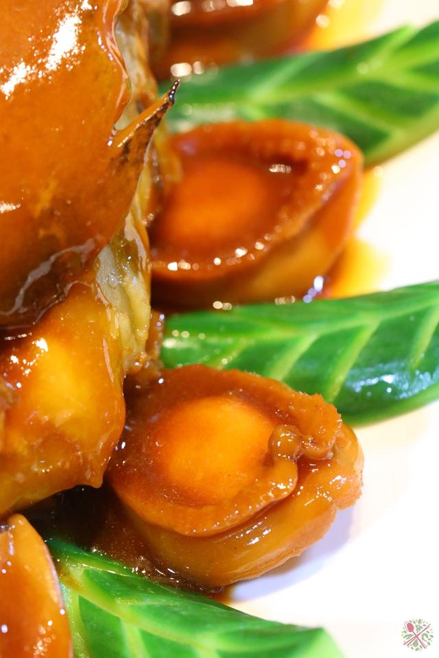 清蒸鲟龙鱼鱼子酱,三大美食鲟鱼鱼子酱