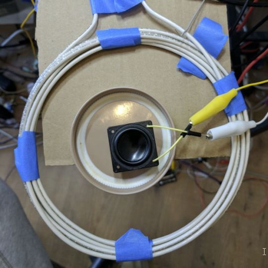 将电台频率固定在玻璃罐子中，这样的收音机是怎样研发和定价的？