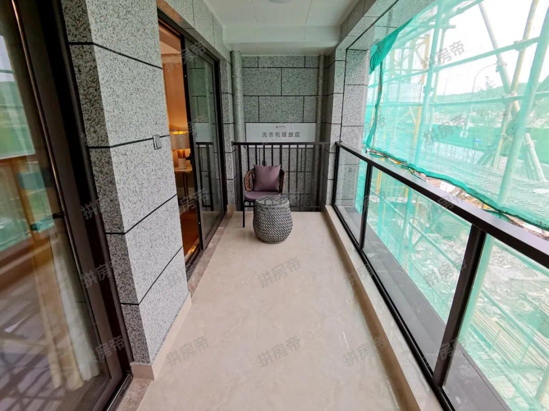 南京地铁小镇一期,南京地铁小镇的房子值得投资